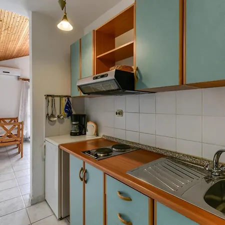 Fuer 22 Personen Mit Pool Ražanac