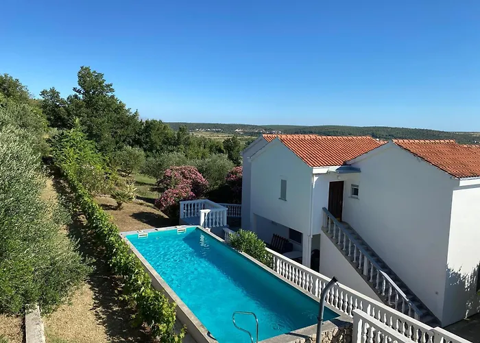 Apartament Fuer 22 Personen Mit Pool