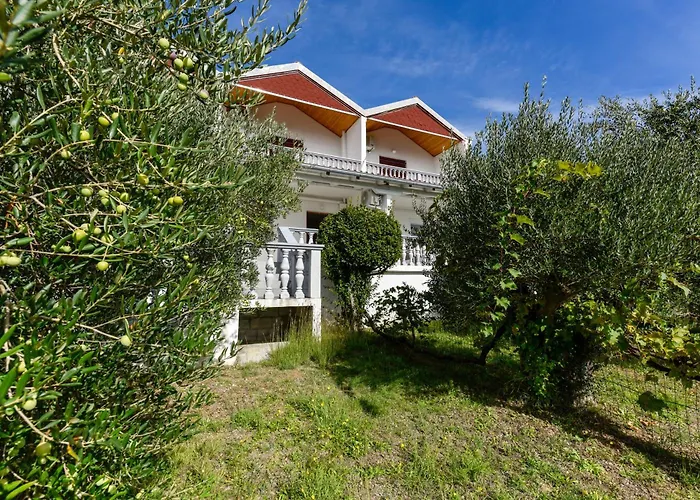 Fuer 22 Personen Mit Pool Apartman Razanac