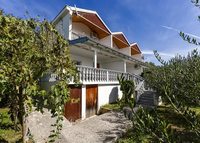 Fuer 22 Personen Mit Pool